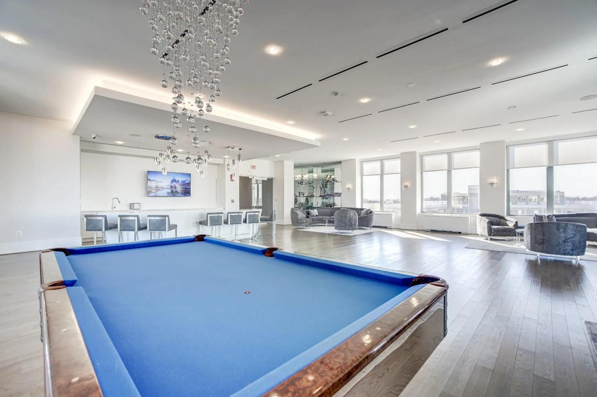 Sensational Condominium @Crystal City Arlington Extérieur photo